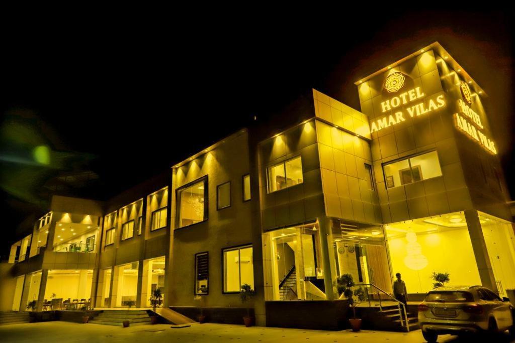 Hotel Amar Vilas & Resort Bharatpur Exteriör bild